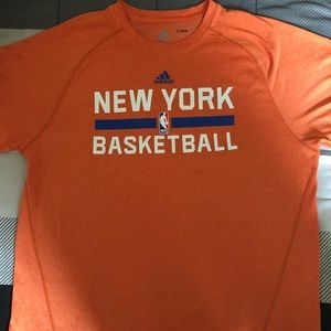 NY Knicks performance tee